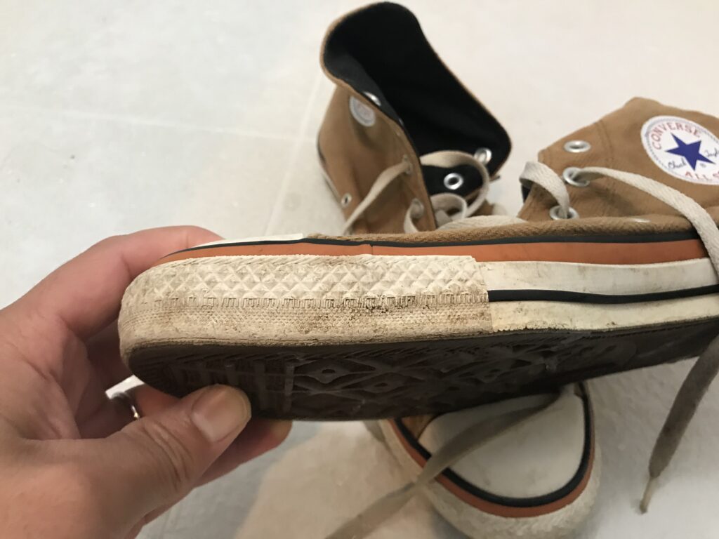 ウタマロ洗う前の靴